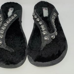 Rare studded Genuine black Sheepskin Shearling toe thong sandals size 9